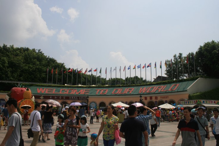 Big crowds at the entrance of the amusement park